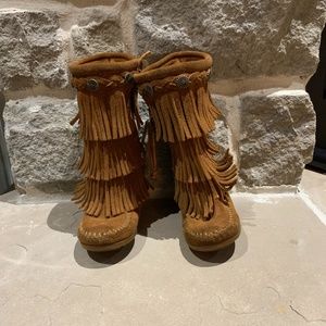 Kids Minnetonka Suede Moccasin Fringe Boots Size 7